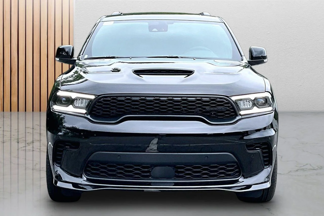 New 2026 Diamond Black Clear-Coat Exterior Paint Dodge GT Plus HEMI V8 image 3