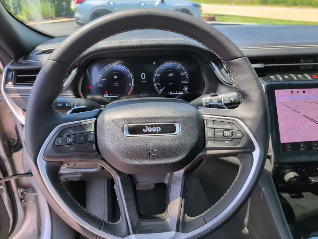 Used 2025 Silver Jeep Limited image 21