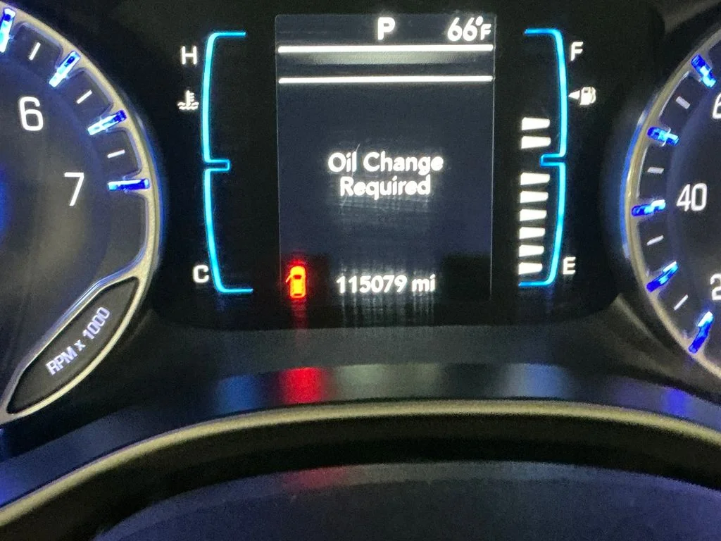 Used 2018 Gray Chrysler Touring Plus image 22
