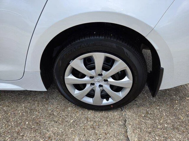 Used 2026 Wind Chill Pearl Toyota LE image 24