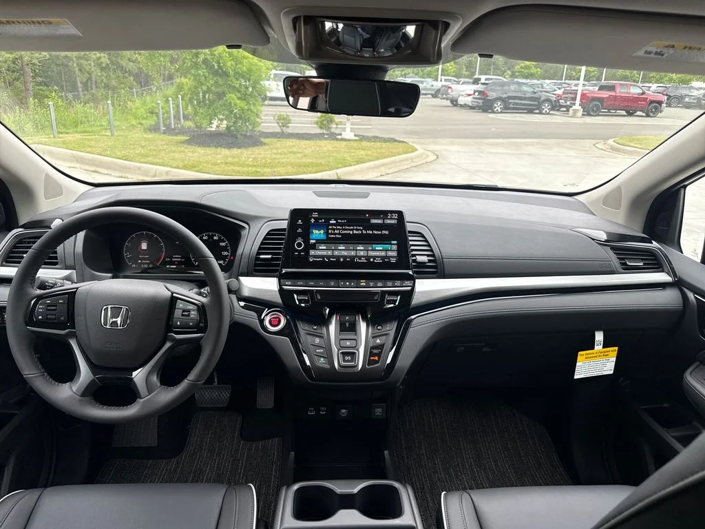 New 2026 Crystal Black Pearl Honda Touring image 17