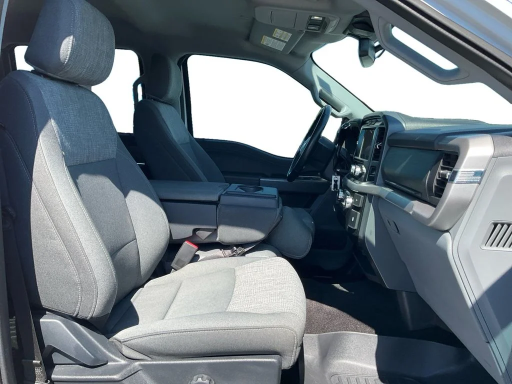 Used 2022 White Ford XLT image 24