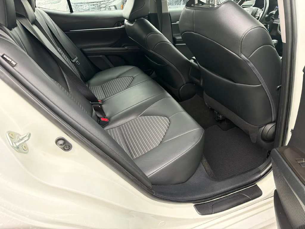 Used 2022 White Toyota SE Nightshade image 15