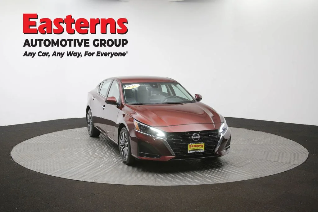 Used 2023 Red Nissan 2.5 SV image 50