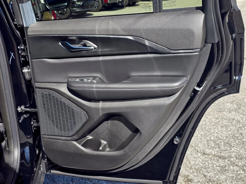 New 2027 Black Jeep Laredo X image 38