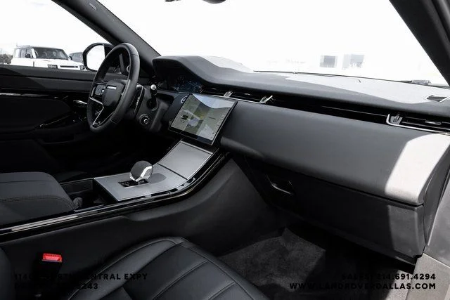 Used 2025 Silver Land Rover S image 11
