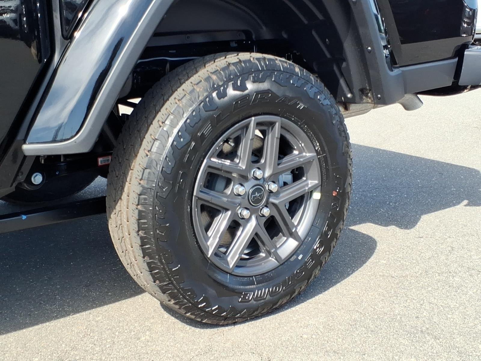 New 2026 Black Clear-Coat Exterior Paint Jeep  image 12