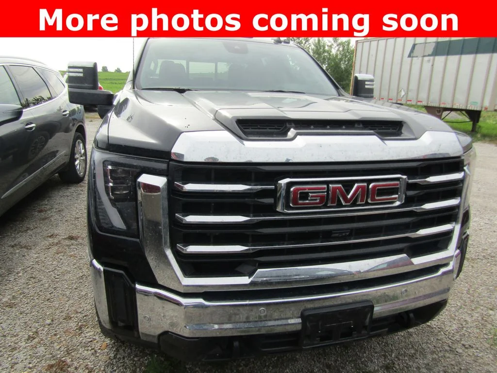 Used 2025 Onyx Black GMC SLT image 8