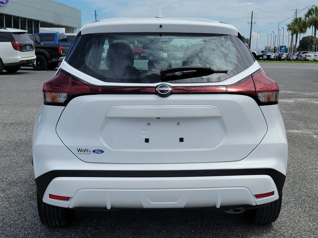 Used 2024 White Nissan S image 9