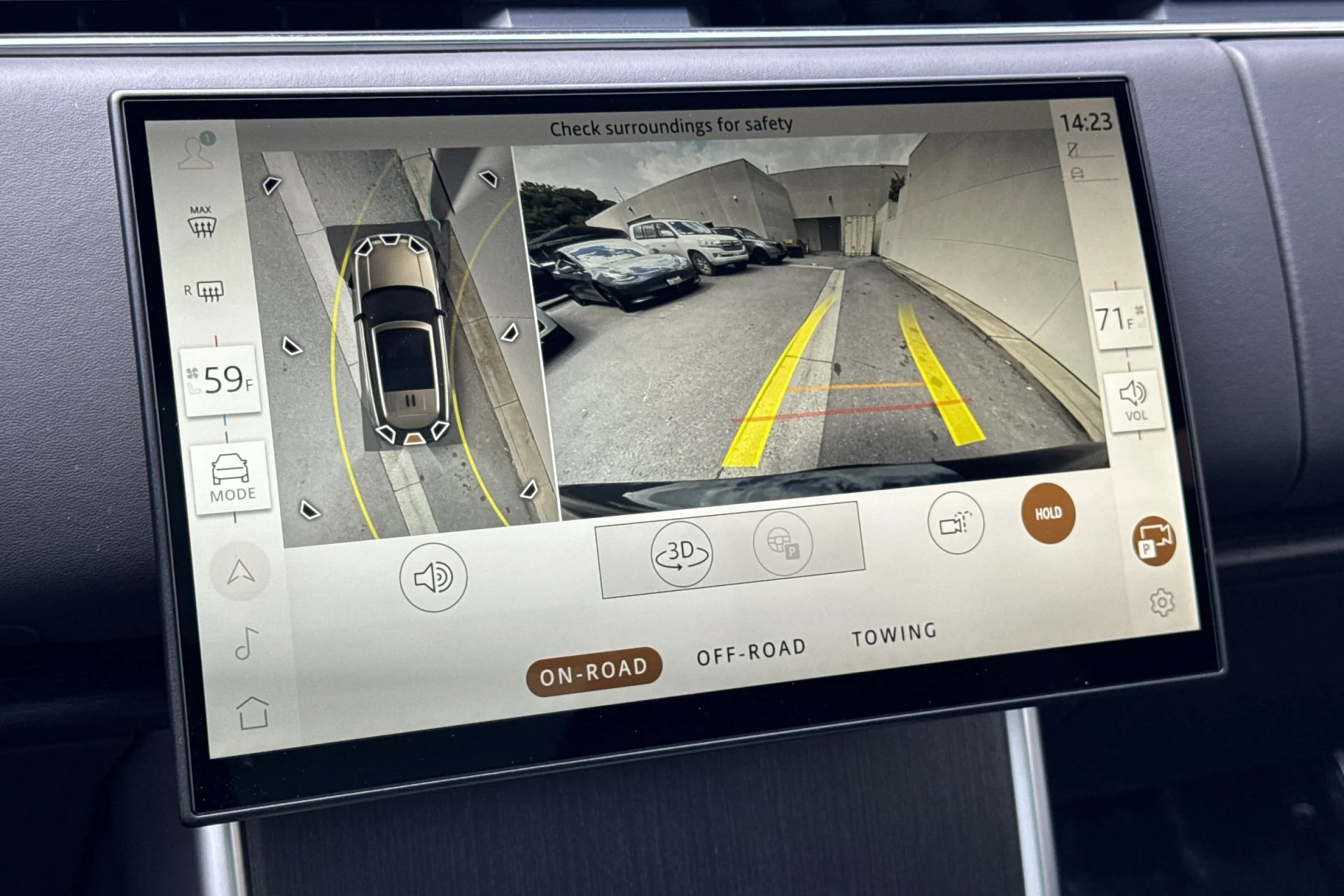 New 2026 SANTORINI BLACK Land Rover SE image 22