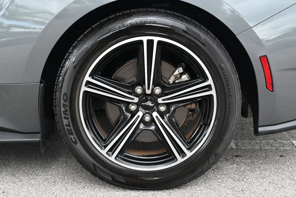 Used 2024 Gray Ford EcoBoost Premium image 9