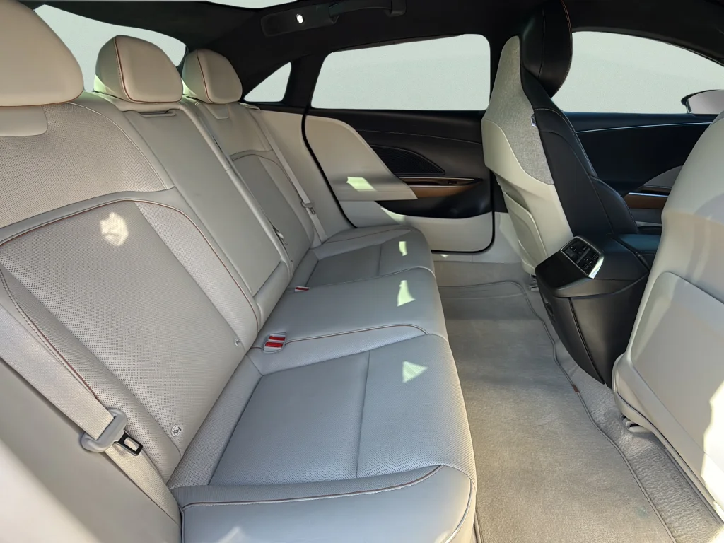 Used 2023 Silver Lucid Touring image 22