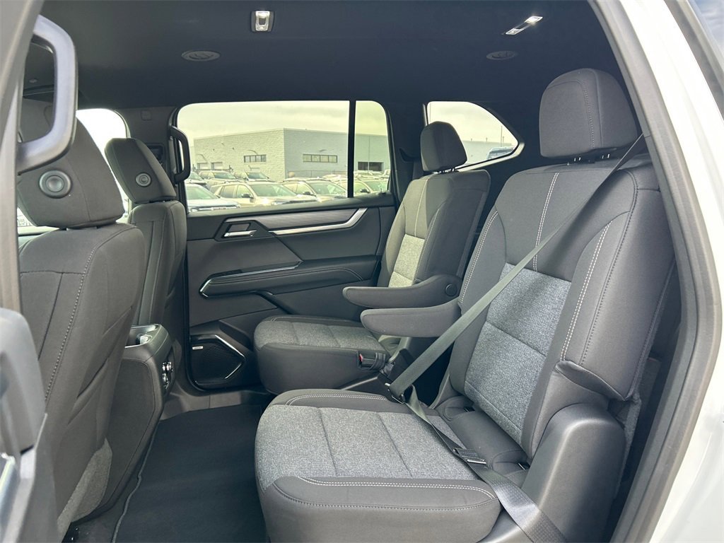 2026 GMC ACADIA - Image 32