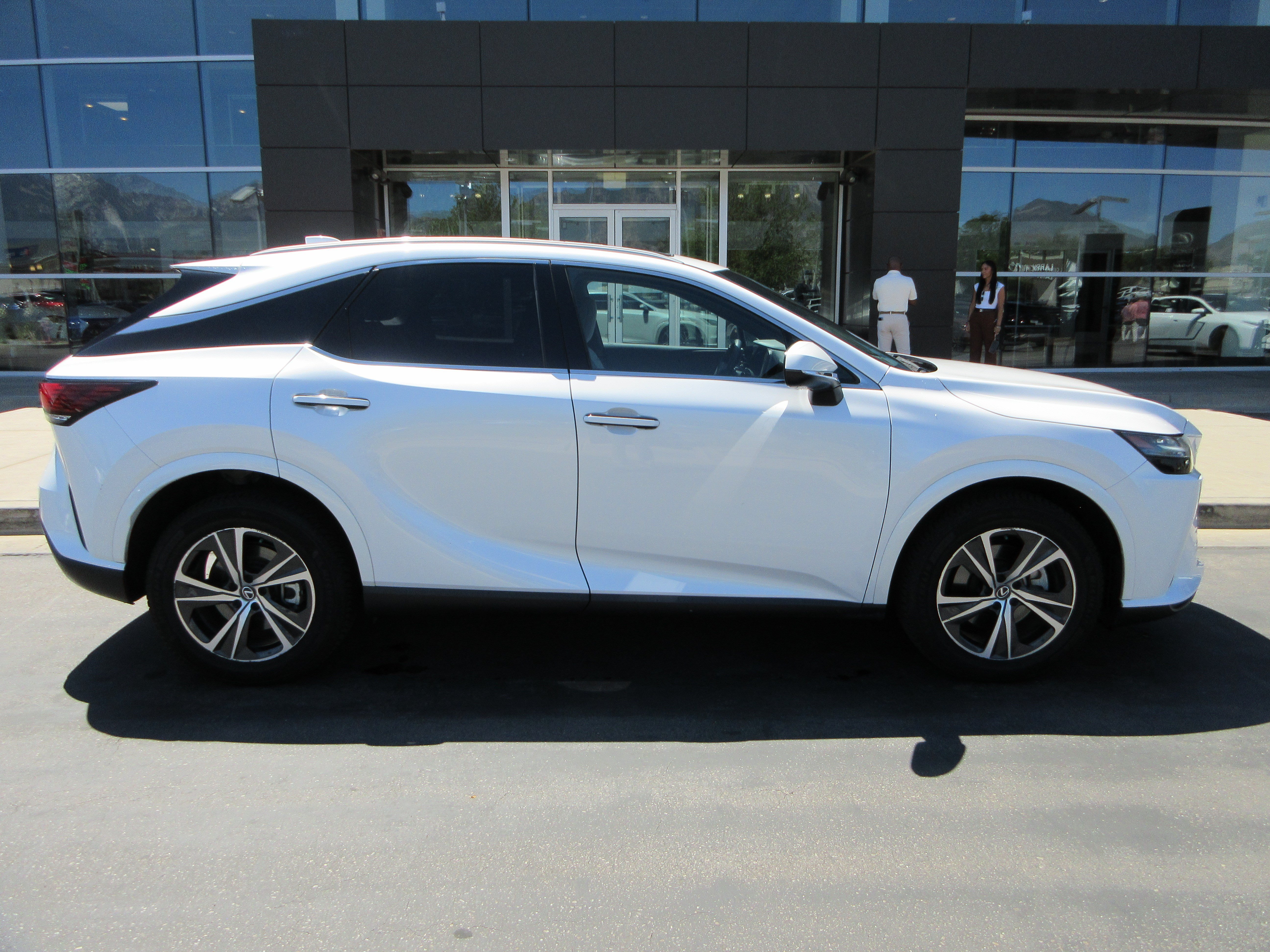 Certified Used 2023 EMINENT WHITE PEARL Lexus 350h Premium image 11