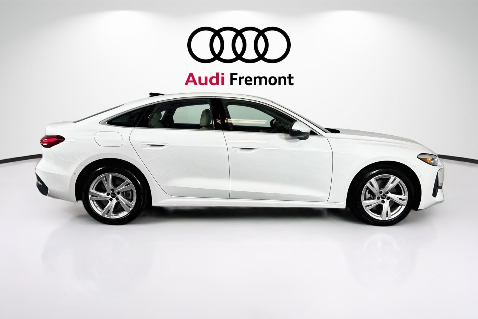 Used 2025 Arkona White Audi Premium image 4