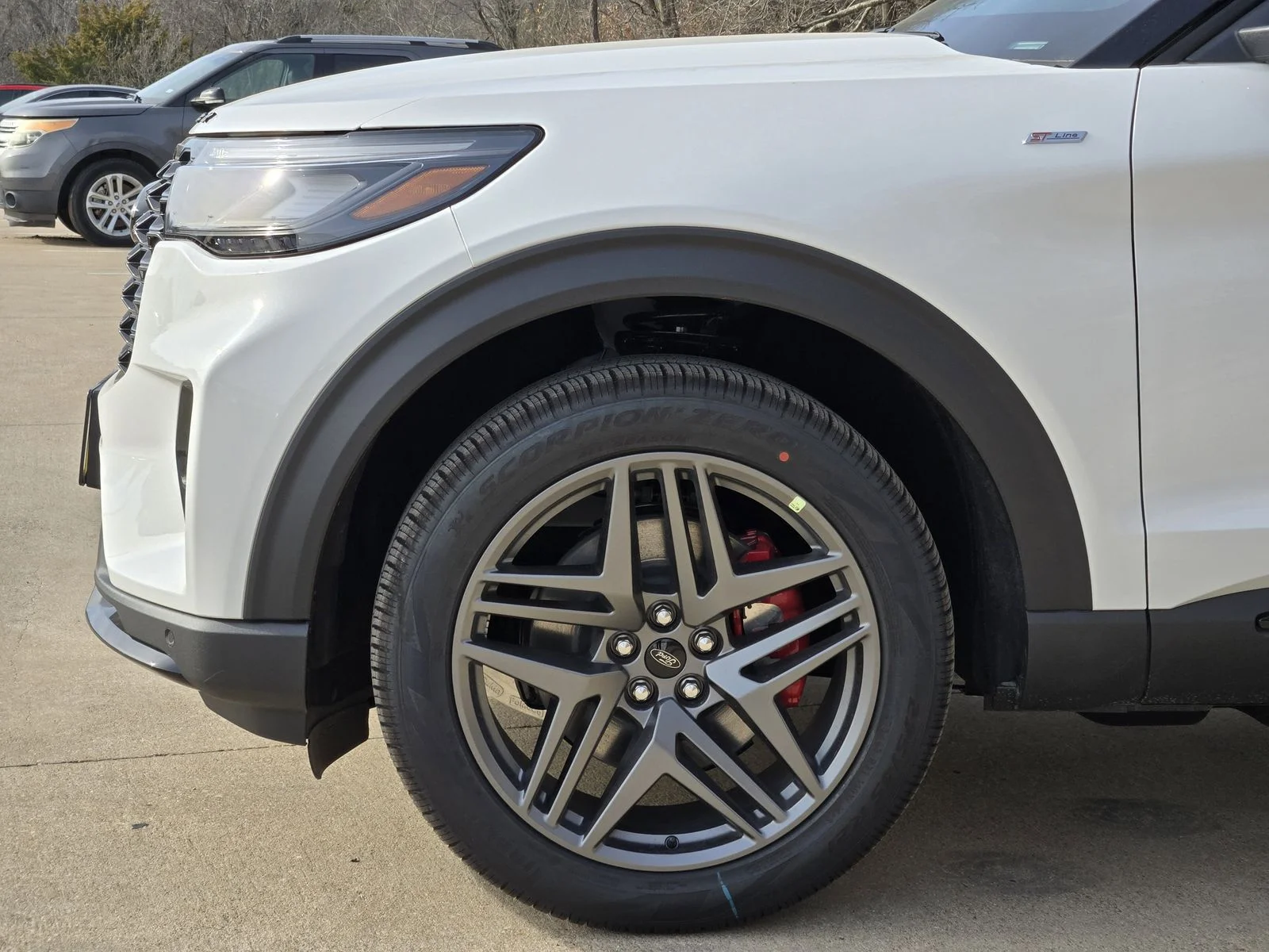 New 2026 Star White Metallic Tri-Coat Ford ST-Line image 6