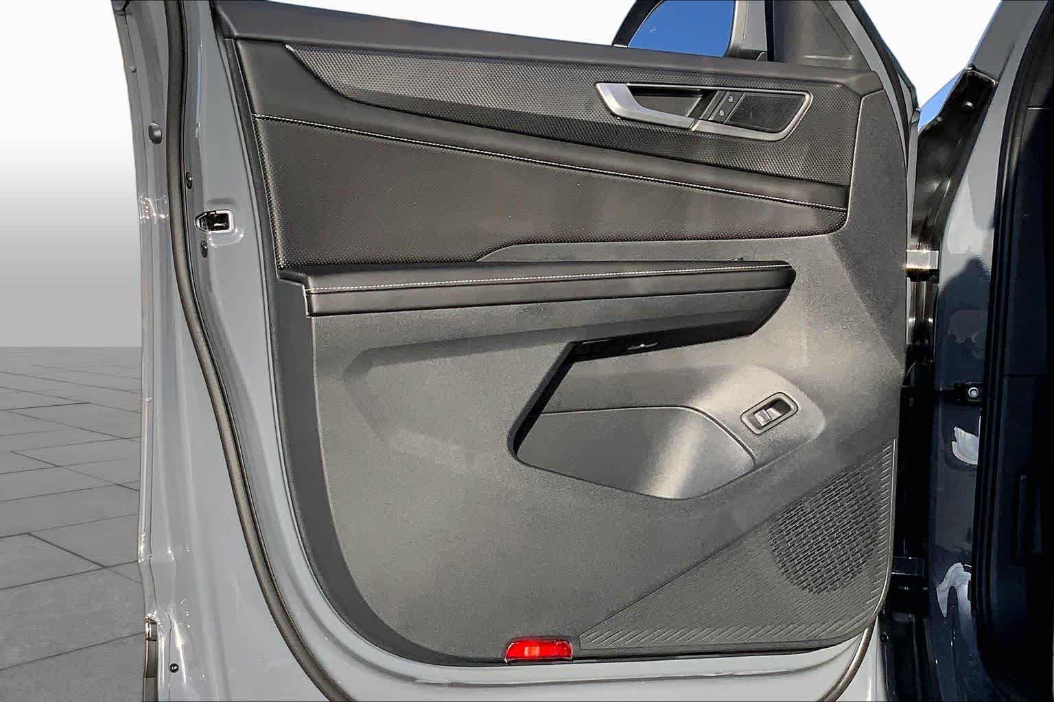 New 2026 Pure Gray Volkswagen 2.0T SEL image 10