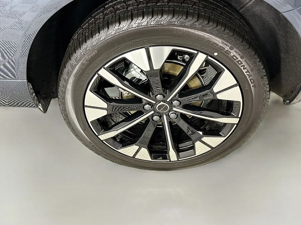 2026 Volvo XC60 Plus - Photo 30