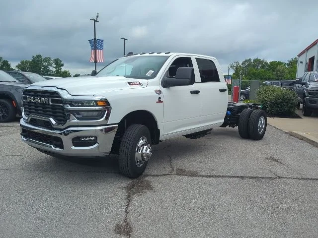 New 2026 Bright White Clearcoat RAM Tradesman image 5