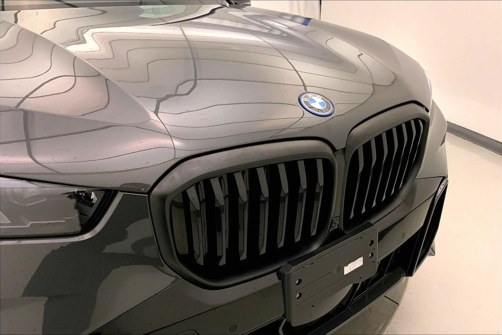 Used 2024 Dravit Grey Metallic BMW  image 29