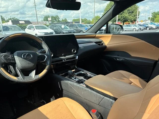 Used 2024 Nori Green Pearl Lexus 350h Premium image 12