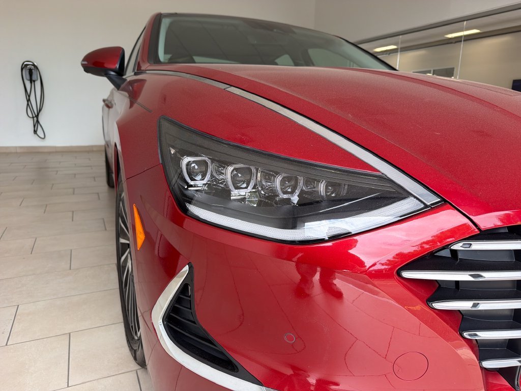 Used 2023 Red Hyundai Limited image 9