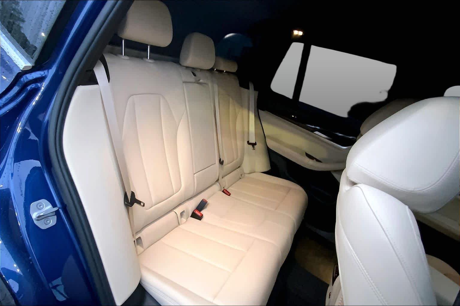 Used 2020 Phytonic Blue Metallic BMW sDrive30i image 19
