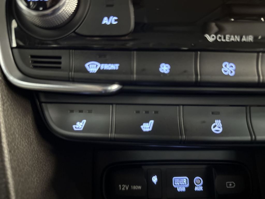 Used 2020 Quartz Hyundai Limited image 32