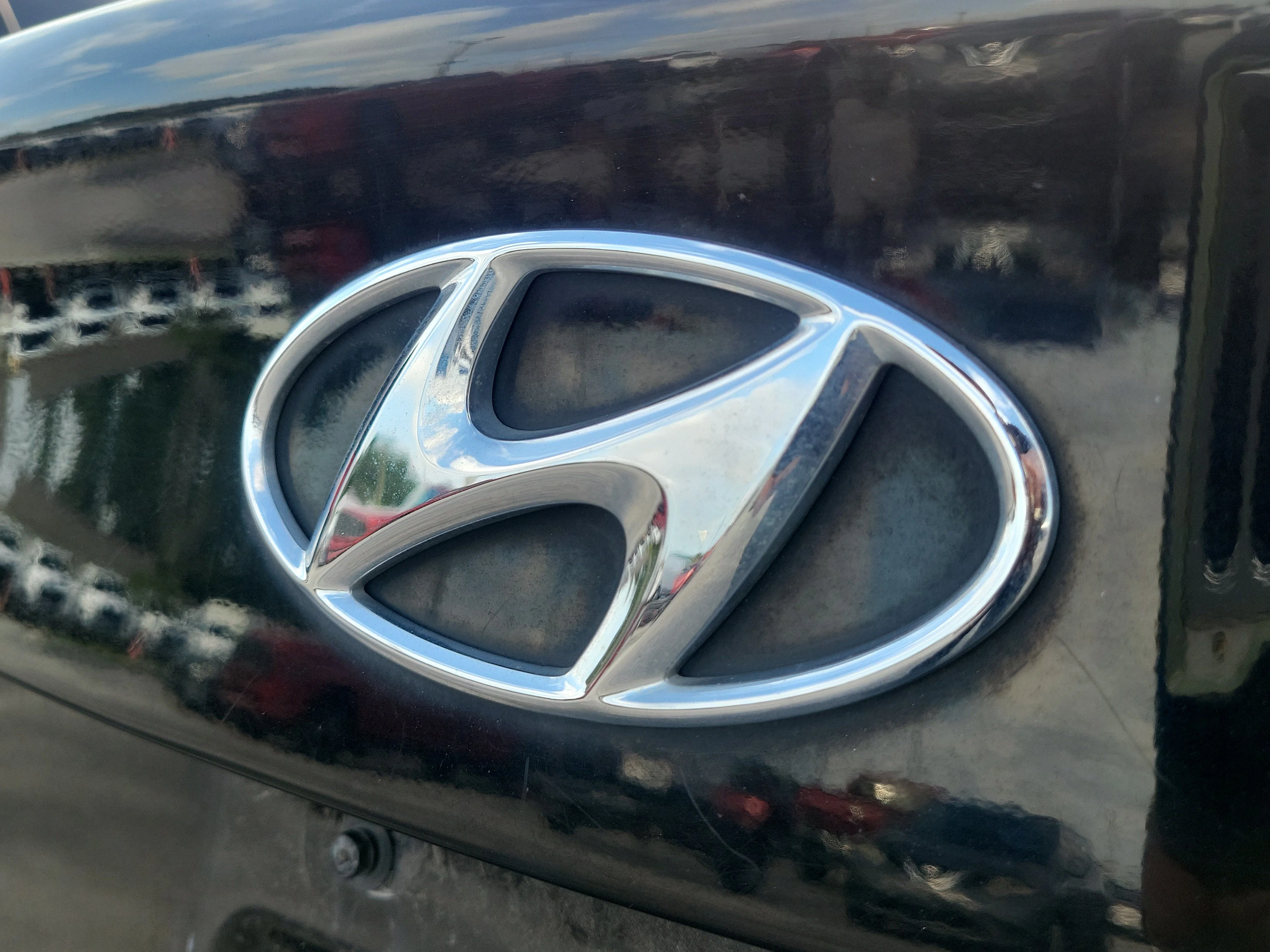 Used 2012 Midnight Black Mica Hyundai GLS image 9