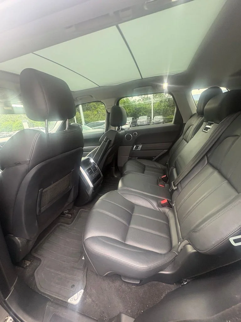 Used 2016 Black Land Rover HSE Td6 image 11