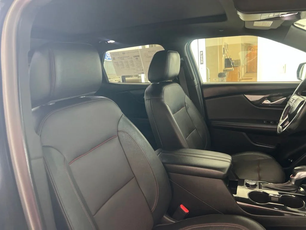 Used 2020 Black Chevrolet RS image 33