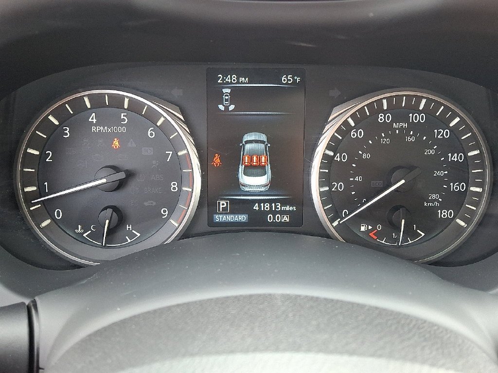 Used 2023 Black INFINITI LUXE image 22