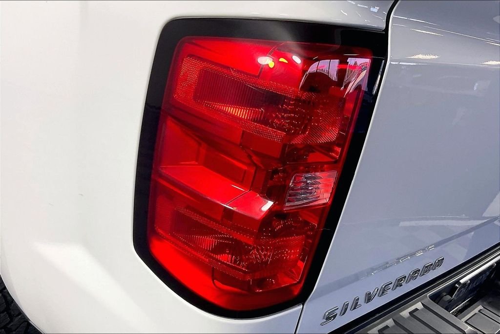 Used 2019 White Chevrolet LT image 21