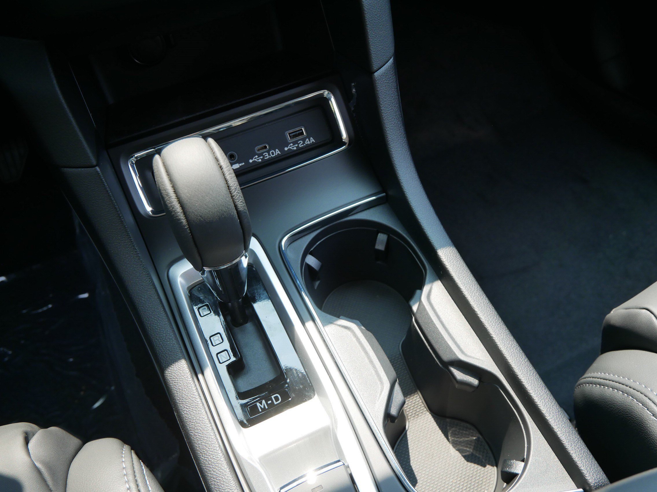 New 2026 CRYSTAL WHITE PEARL Subaru Premium 7-Passenger image 9