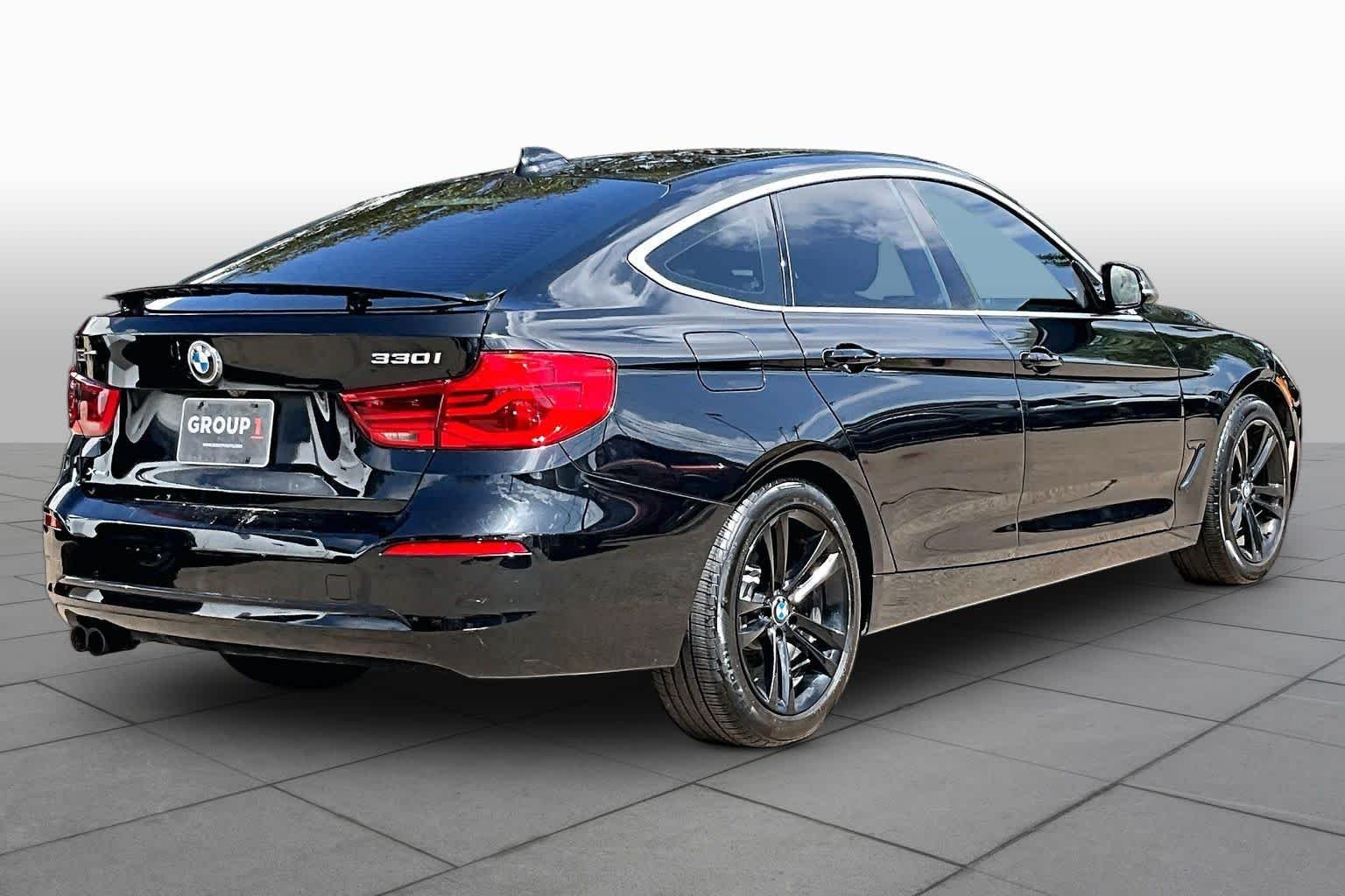 Used 2018 Black Sapphire Metallic BMW 330i xDrive image 12