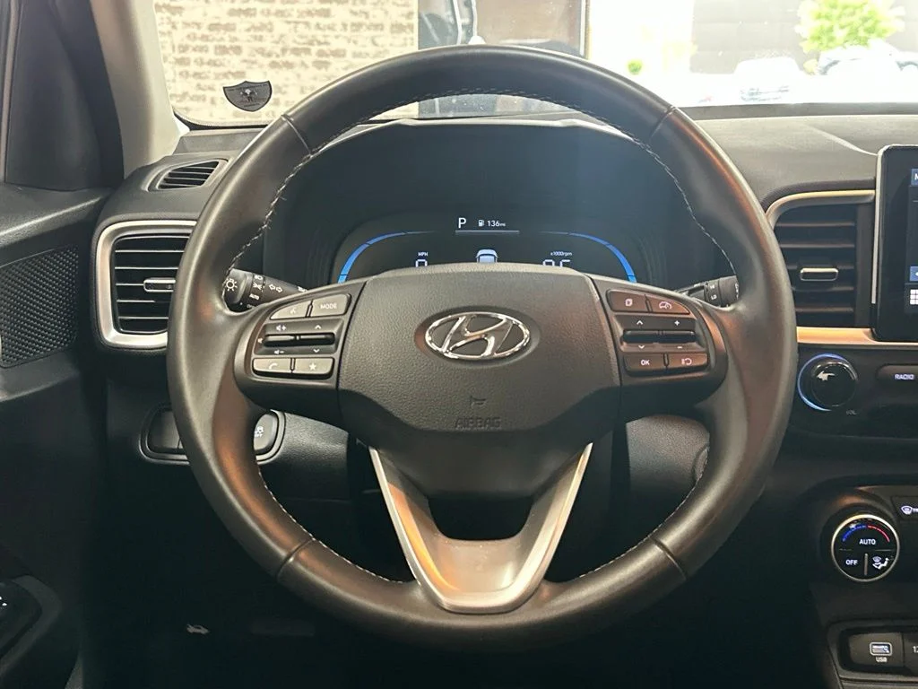 Used 2026 Onyx Black Hyundai SEL image 13