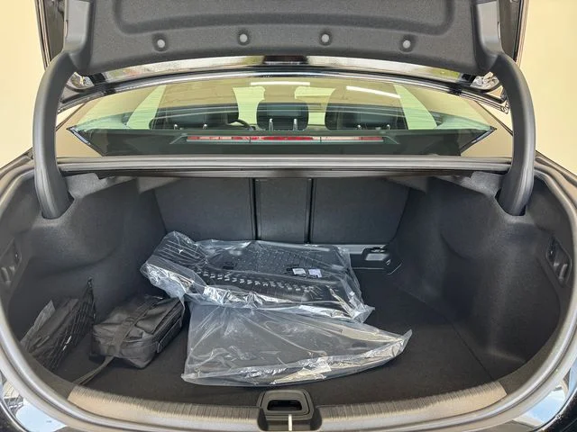 New 2026  Mercedes-Benz C 300 image 8