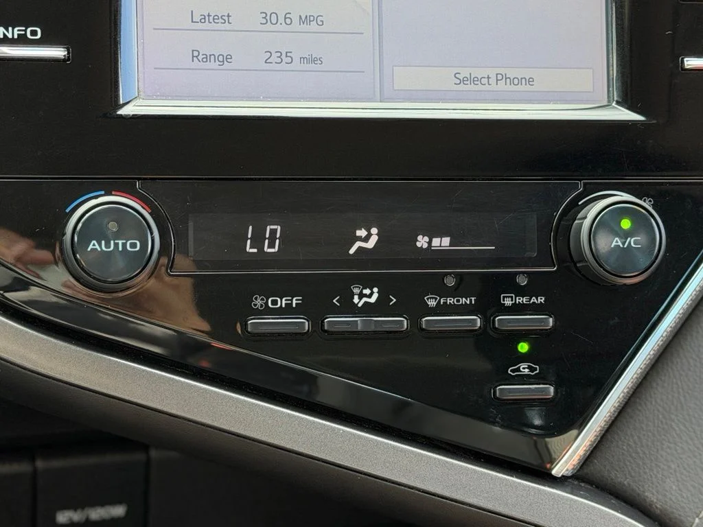Used 2018 Gray Toyota SE image 14