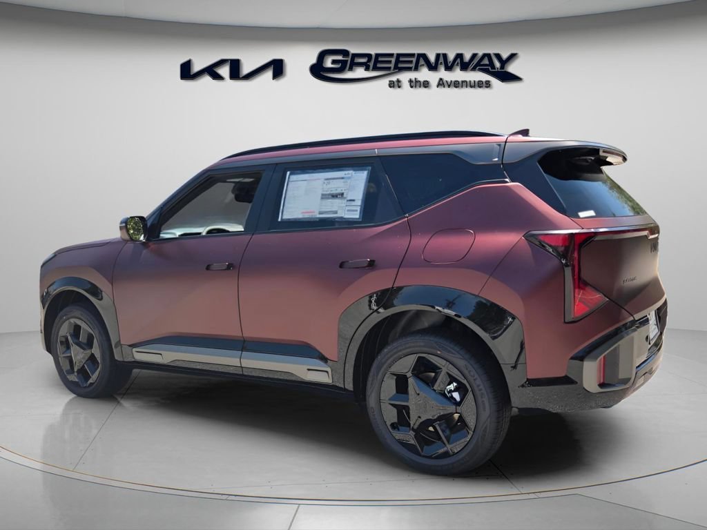 New 2027 Magma Red Matte Kia X-Line S image 5