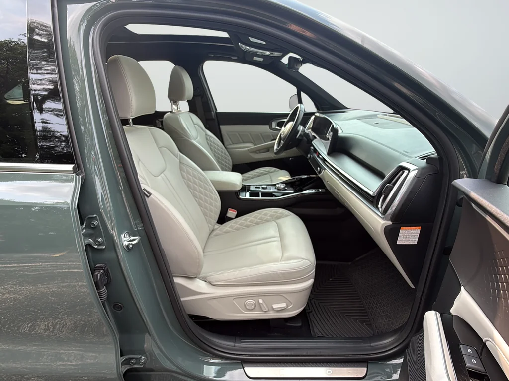 Used 2025 Green Kia SX Prestige image 26