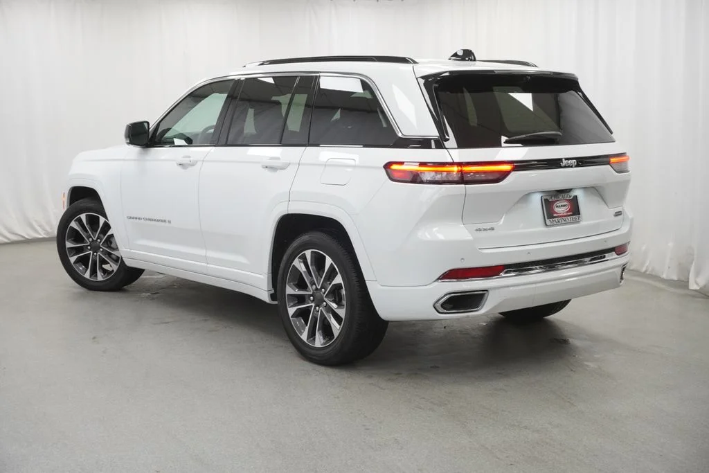 Used 2025 White Jeep Overland image 17
