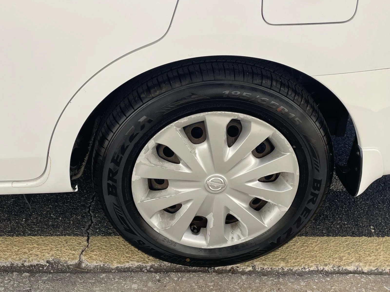 Used 2015 White Nissan 4dr Sdn CVT 1.6 SV image 6