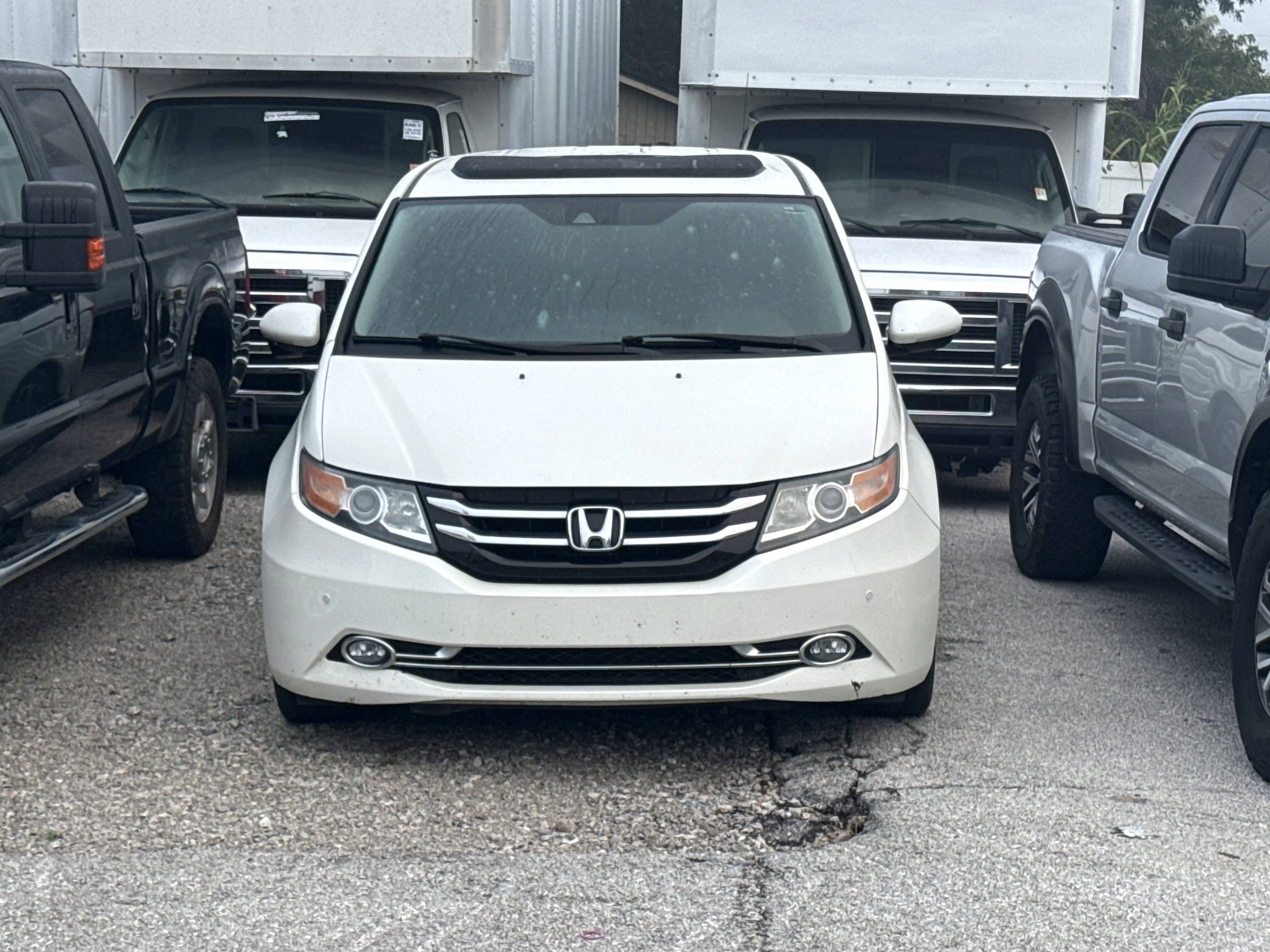Used 2016 White Honda  image 2
