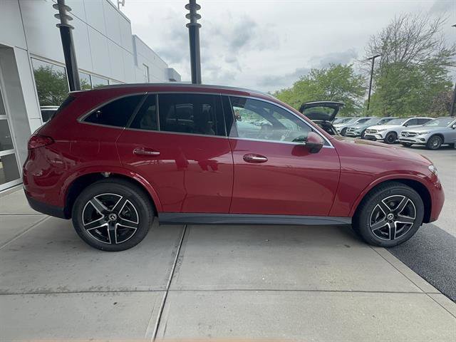 New 2026 MANUFAKTUR Patagonia Red Metallic Mercedes-Benz AWD GLC 300 4MATIC® 4dr SUV image 20