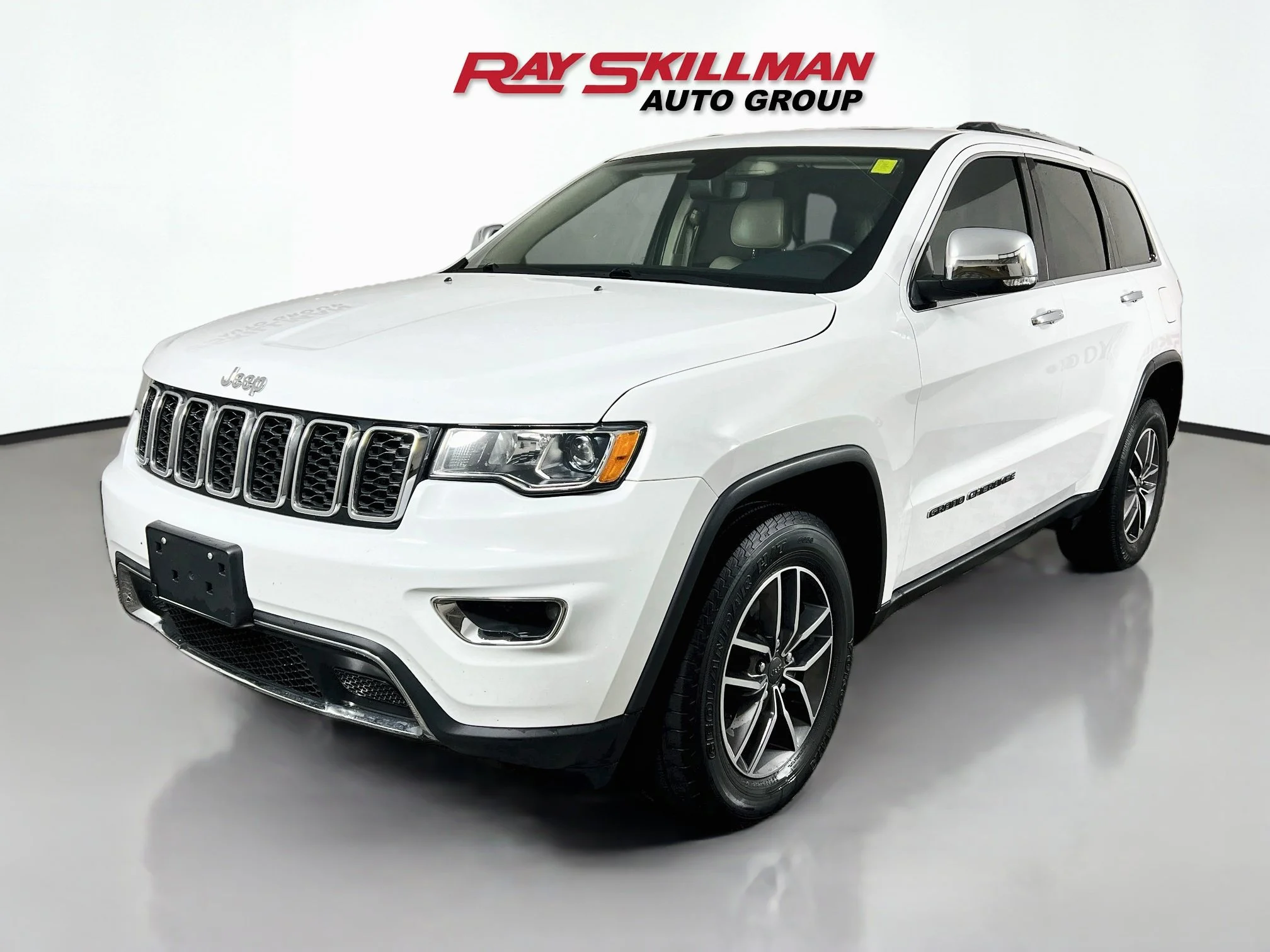 Used 2019 Bright White Clearcoat Jeep LIMITED image 3