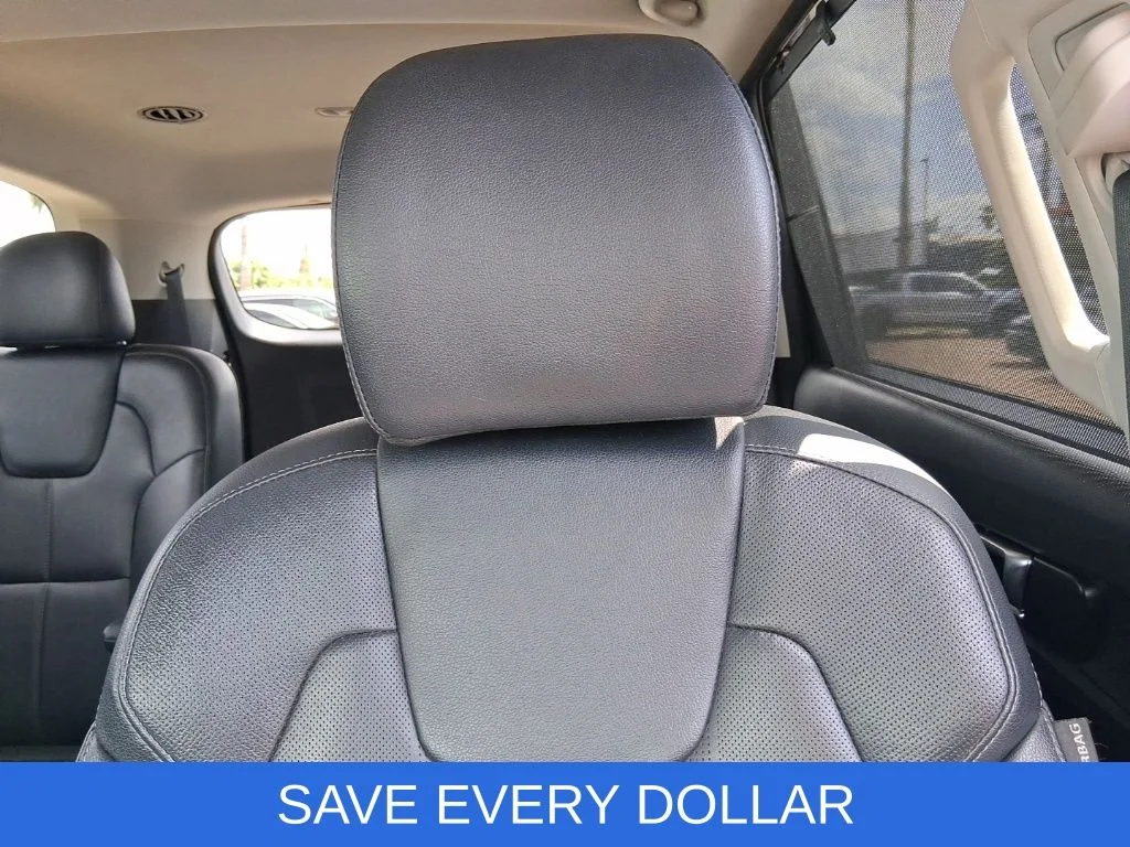 Used 2022 Green Kia EX image 16