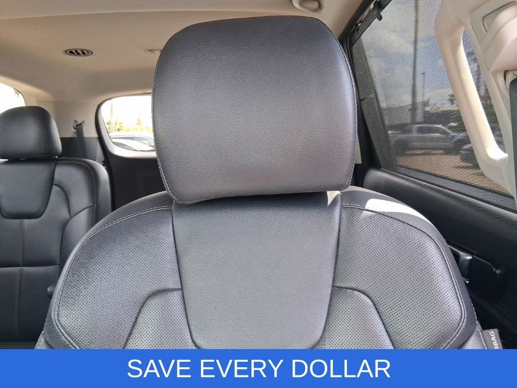 Used 2022 Green Kia EX image 16