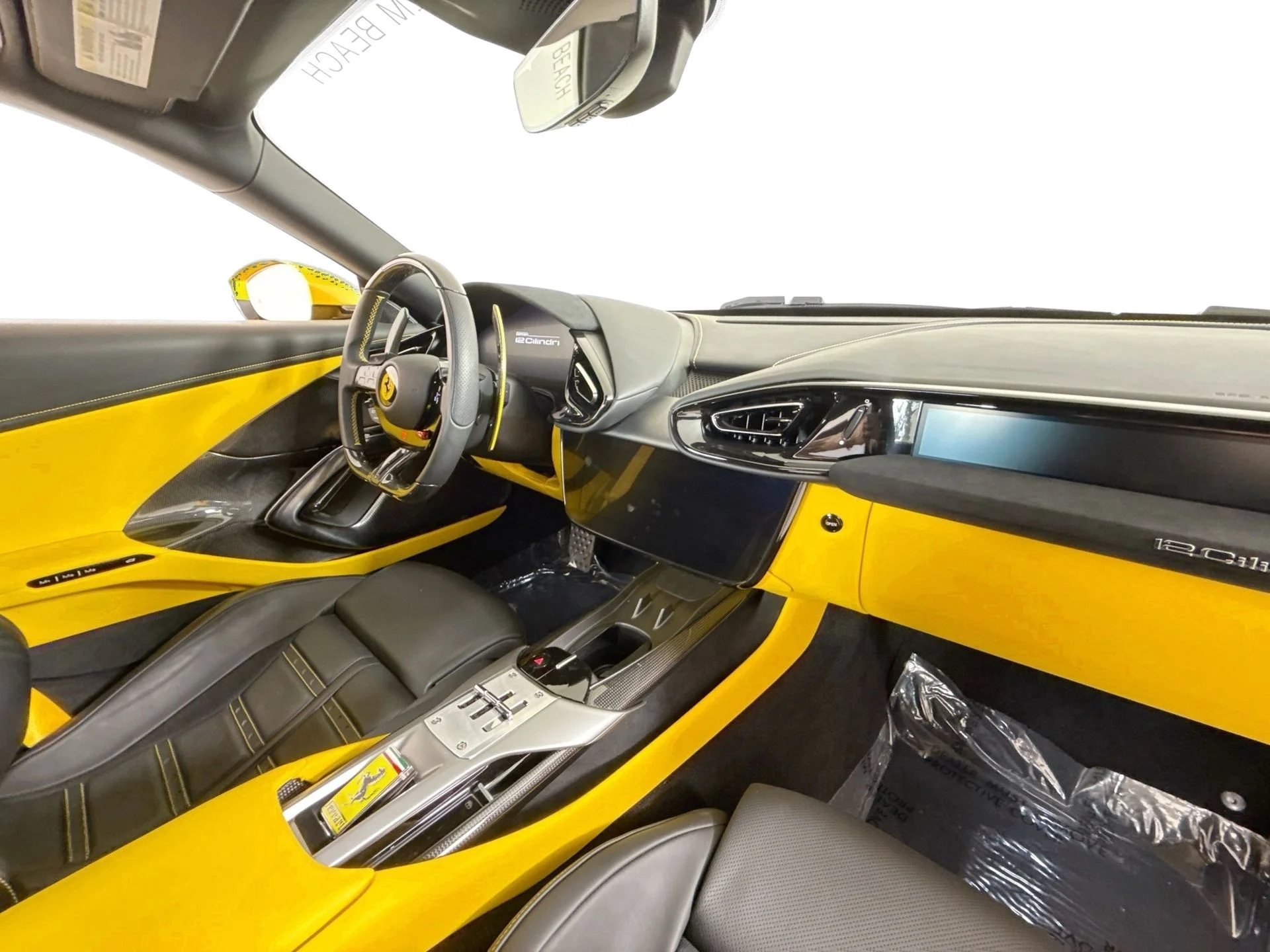 Certified Used 2025 Giallo Triplo Strato Ferrari Base image 25
