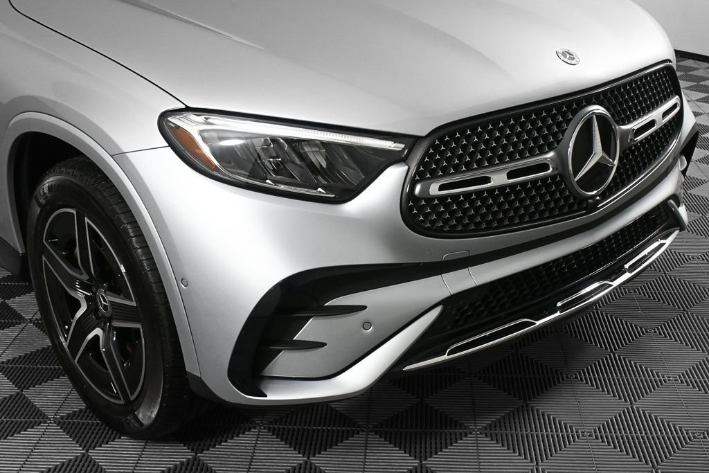 Used 2025 Silver Mercedes-Benz GLC 300 image 35