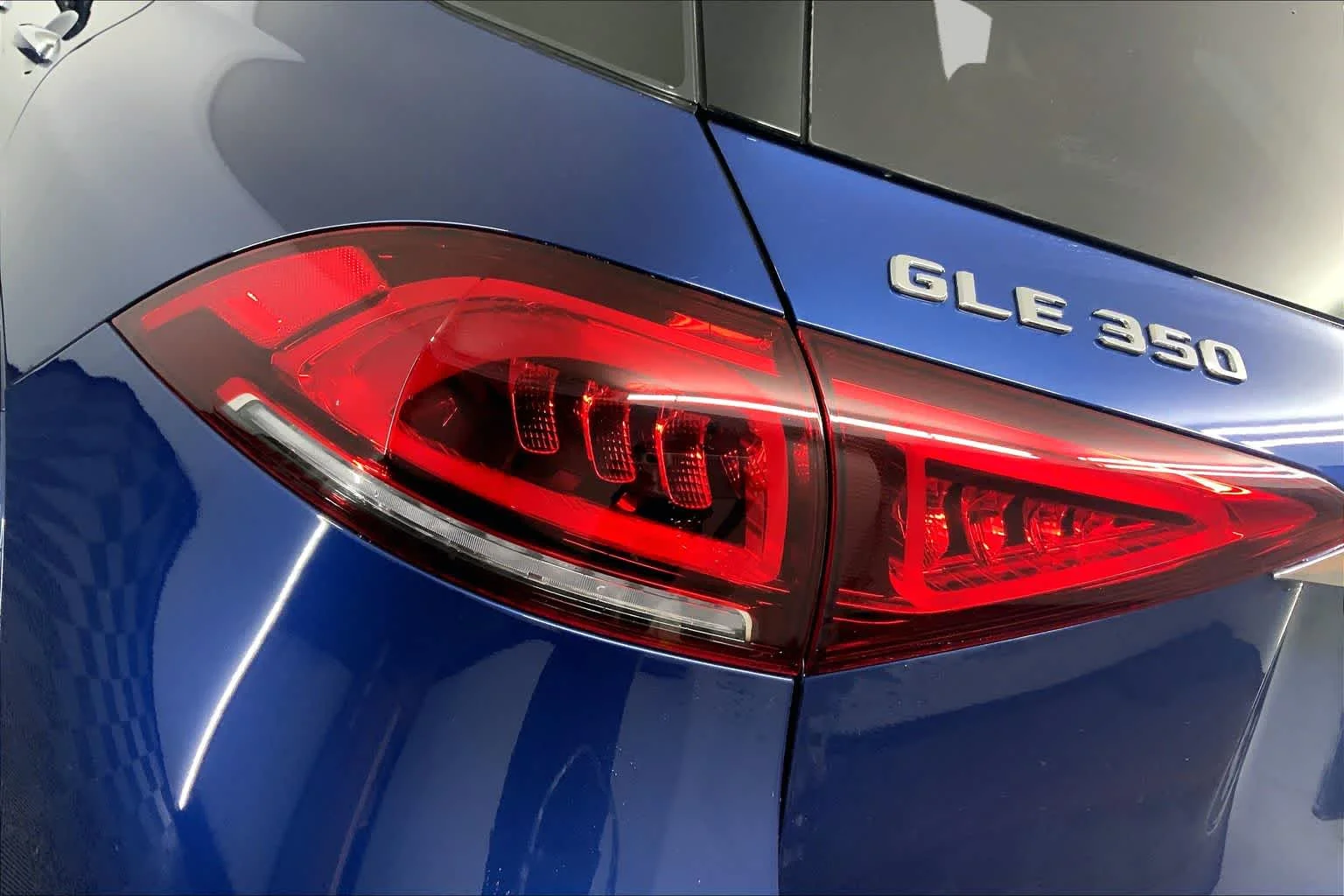 Certified Used 2022 Brilliant Blue Metallic Mercedes-Benz GLE 350 image 55